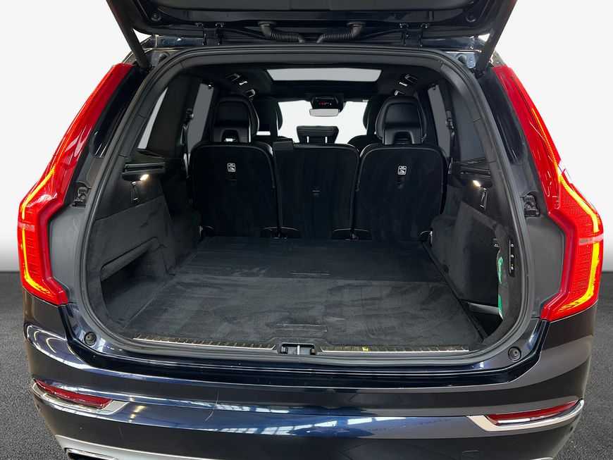 Volvo  D5 AWD  Aut Glasd Luftf 360° BLIS