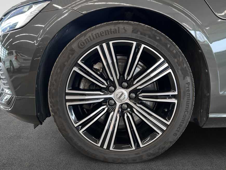 Volvo  T8 AWD Twin-Engine  PilotAssist BLIS