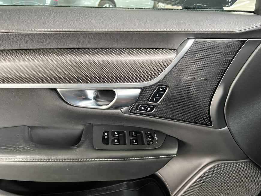 Volvo  R Design