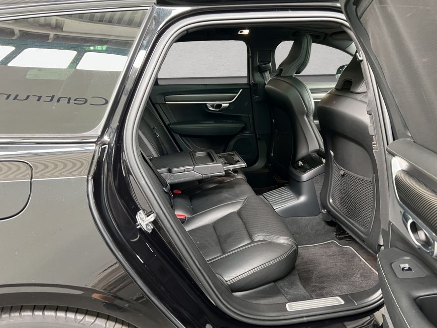 Volvo  R Design