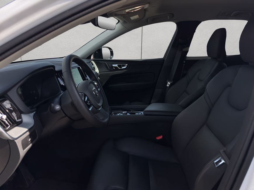Volvo  Plus Dark