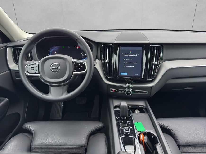 Volvo  Plus Dark