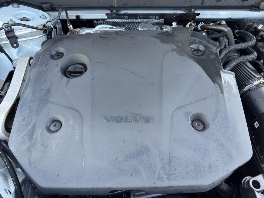 Volvo  Plus Dark