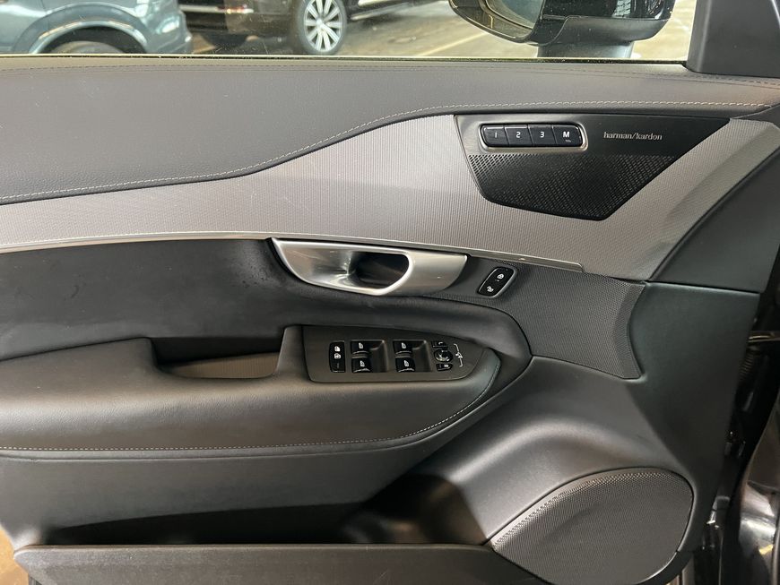 Volvo  Plus Bright