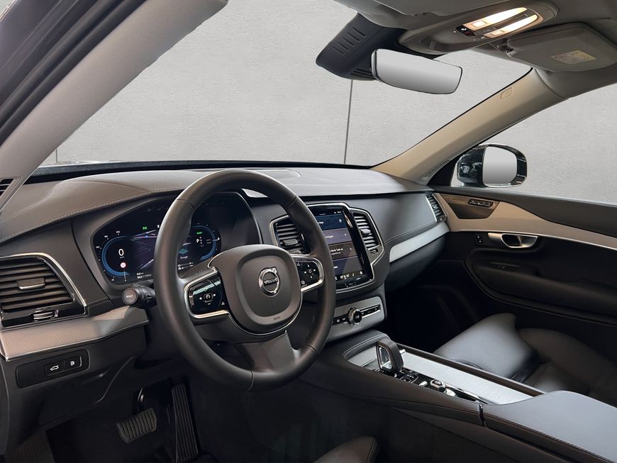 Volvo  Plus Dark
