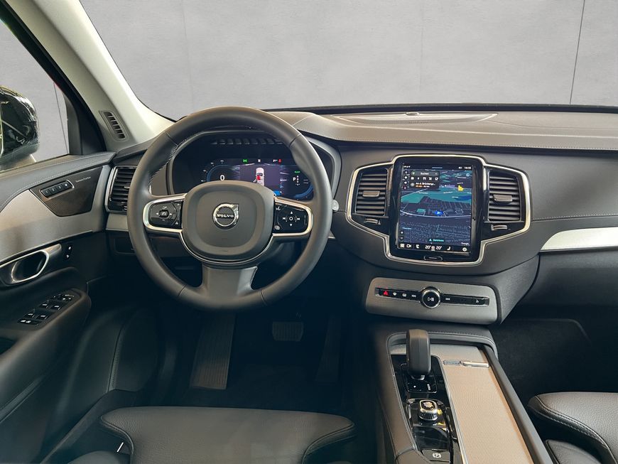 Volvo  Plus Dark