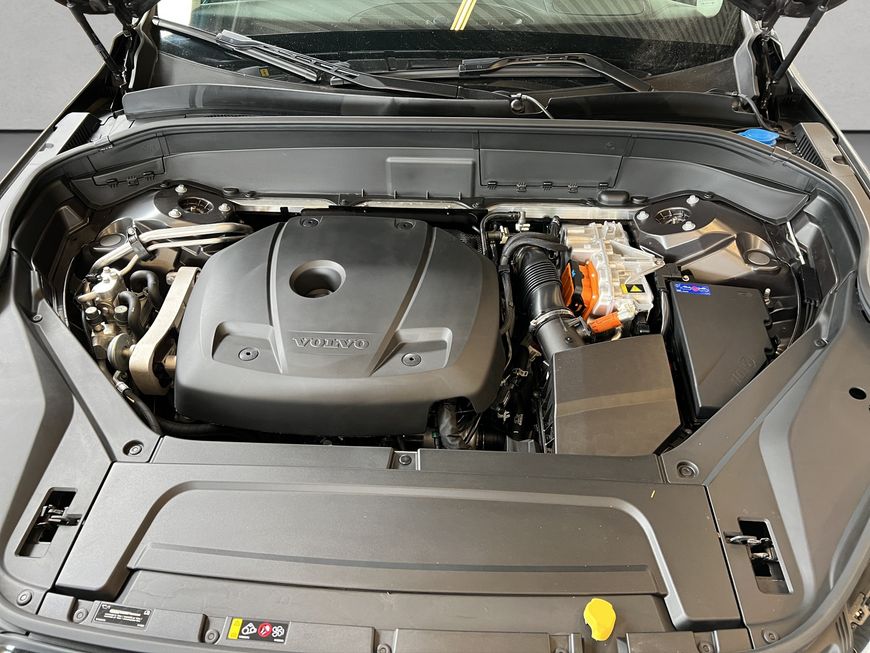 Volvo  Plus Dark