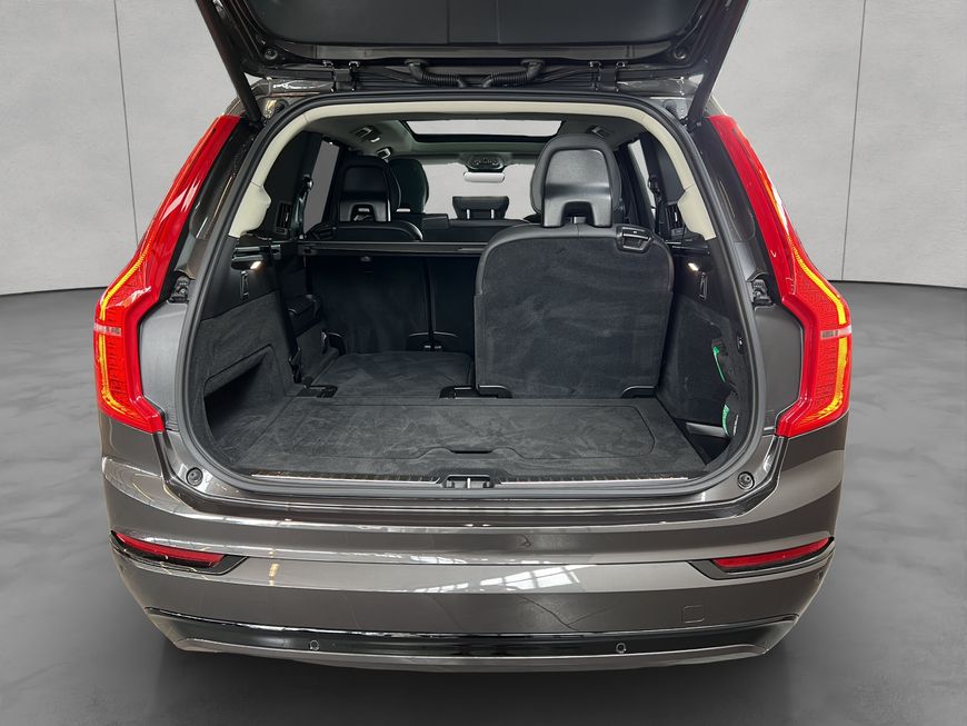 Volvo  Plus Dark