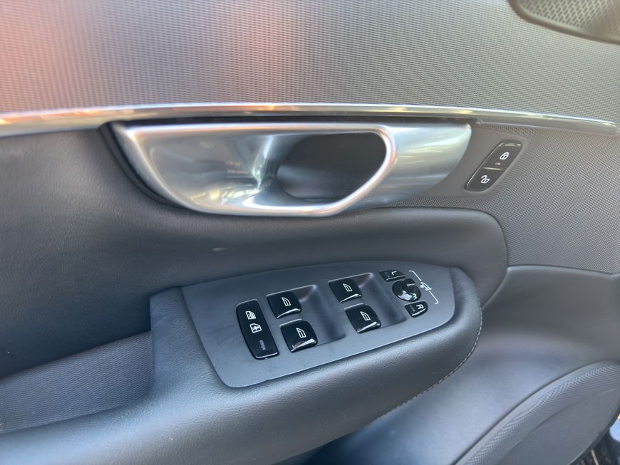 Volvo  Plus Bright