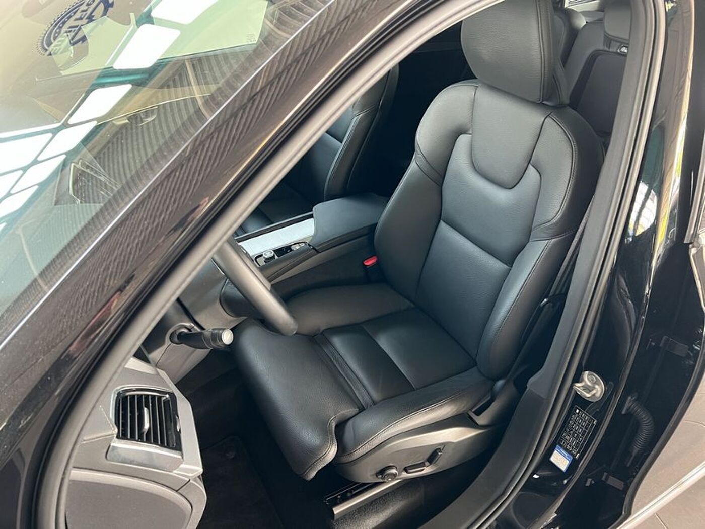 Volvo  Plus Bright