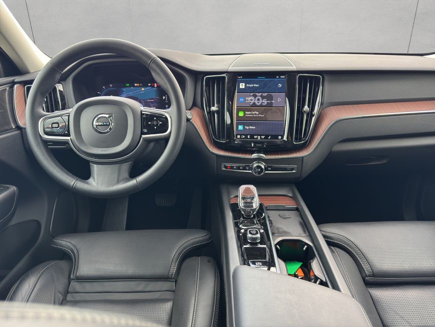 Volvo  Plus Dark