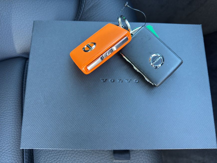 Volvo  Plus Bright