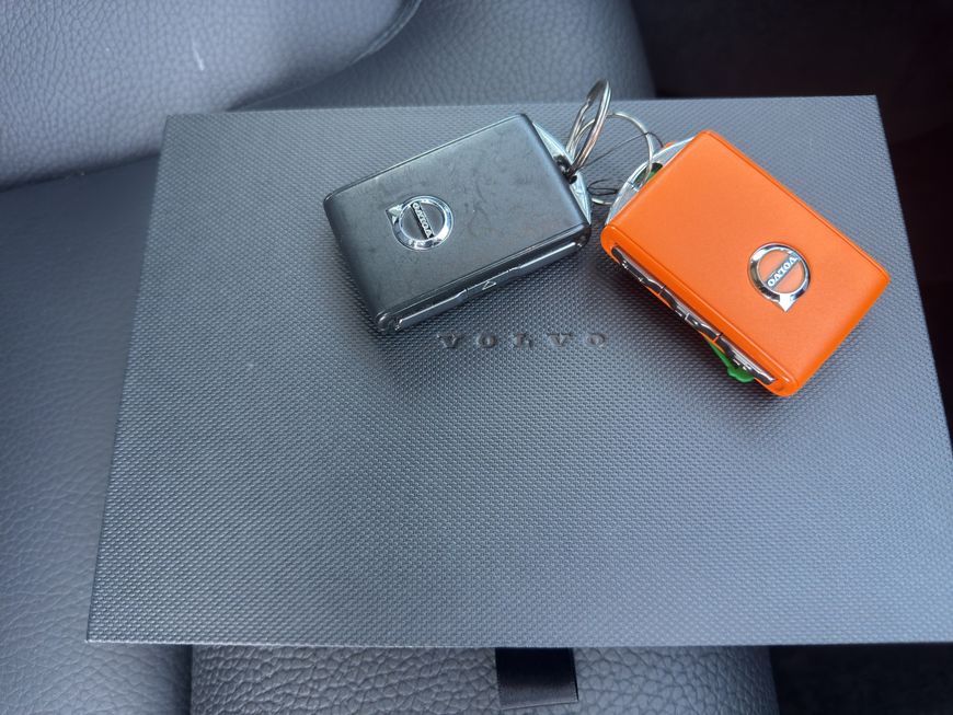 Volvo  Plus Bright