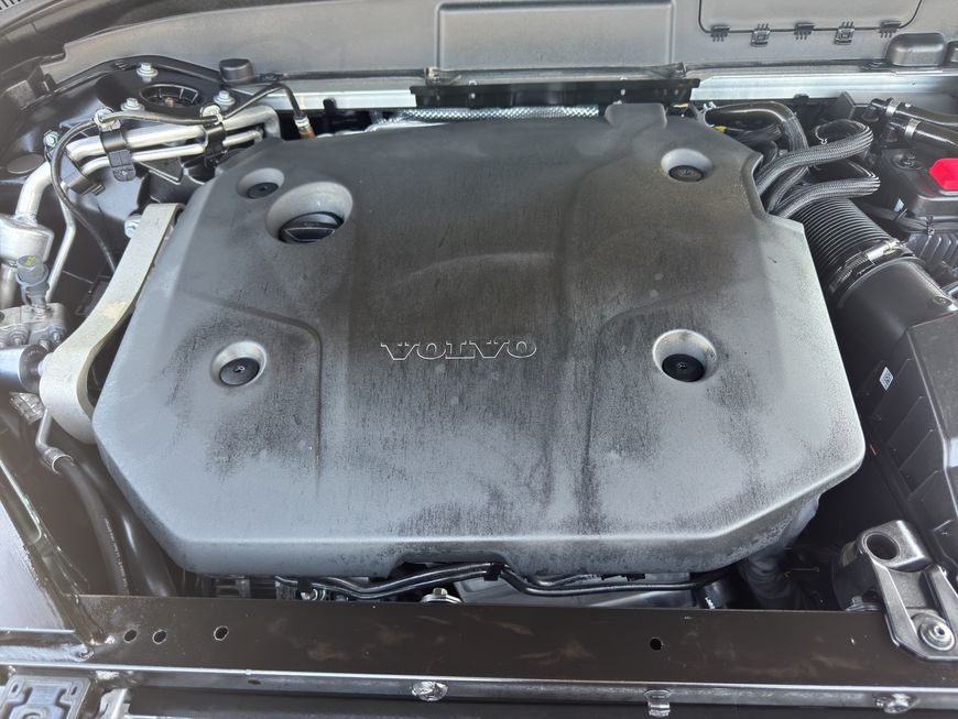 Volvo  Plus Dark