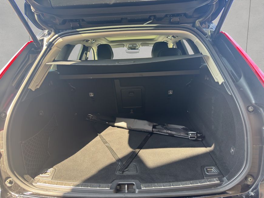 Volvo  Plus Dark