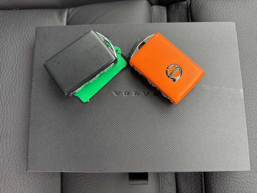 Volvo  Plus Bright