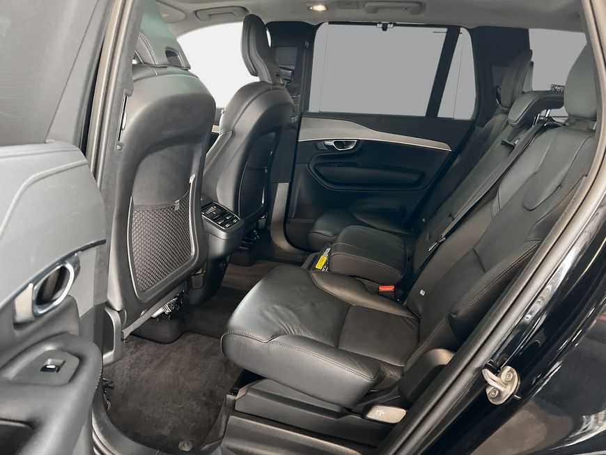 Volvo  Ultimate Dark
