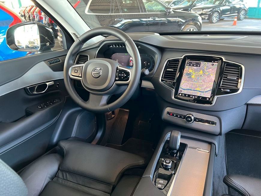 Volvo  Ultimate Dark