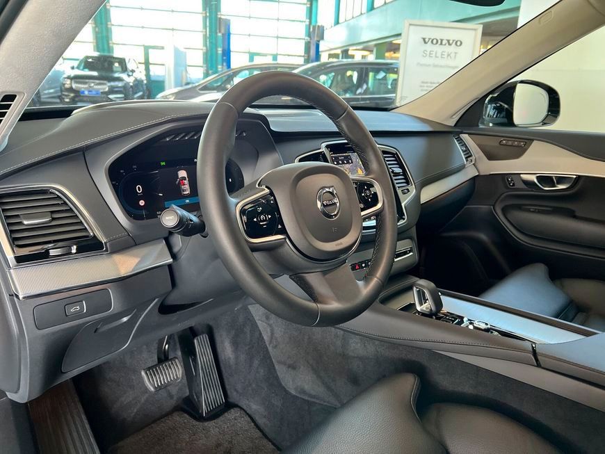 Volvo  Ultimate Dark