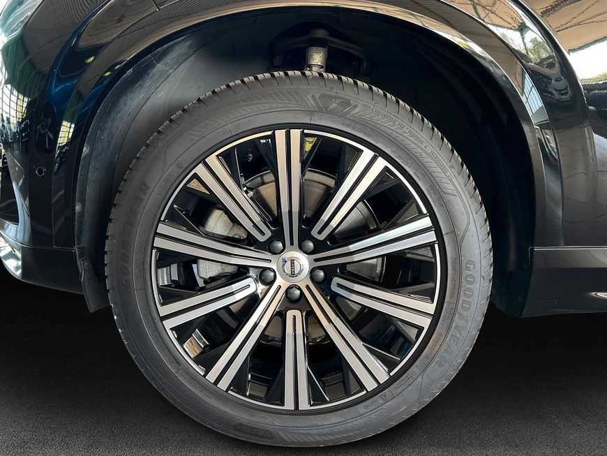 Volvo  Ultimate Dark