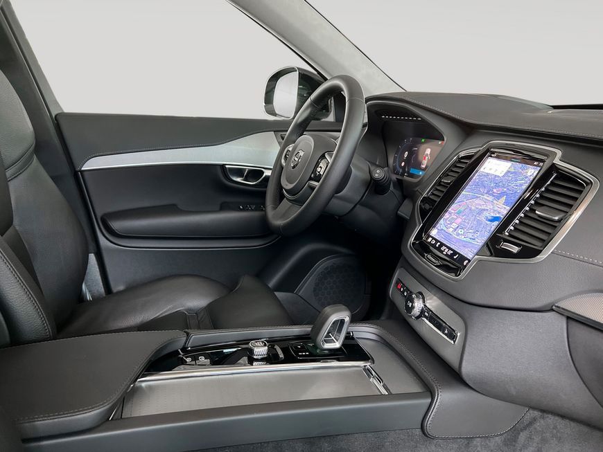 Volvo  Ultimate Dark