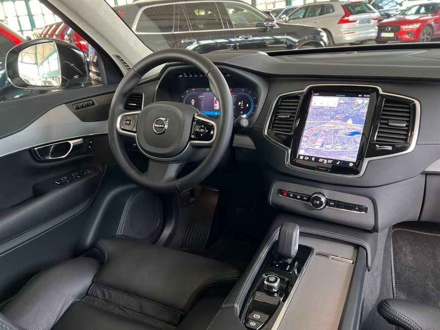 Volvo  Ultimate Dark