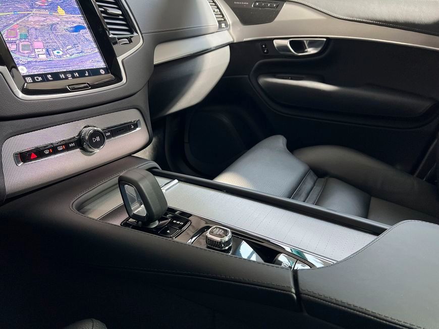 Volvo  Ultimate Dark