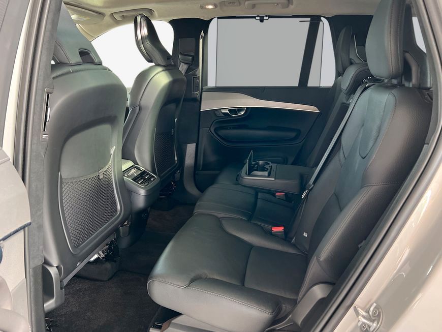 Volvo  Ultimate Dark