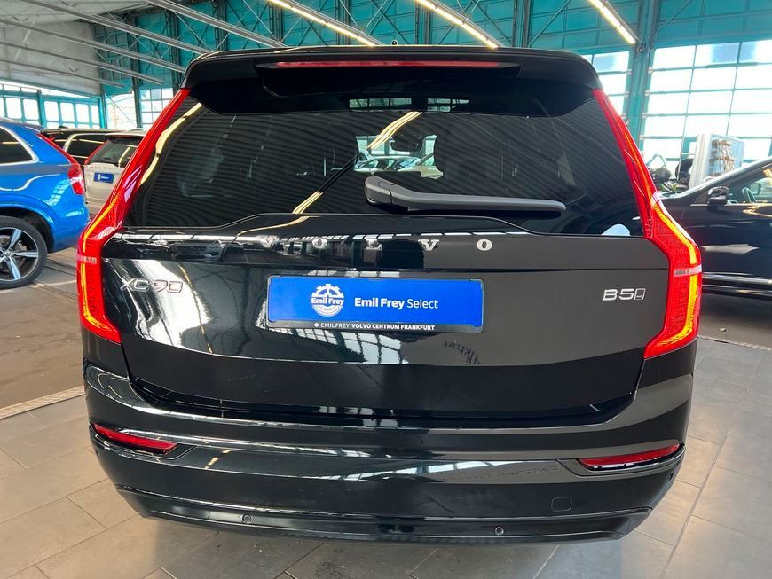 Volvo  Ultimate Dark