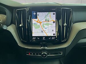 Volvo  B4 AWD  Aut Glasd BLIS HeadUpDisplay