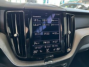 Volvo  B4 AWD  Aut Glasd BLIS HeadUpDisplay