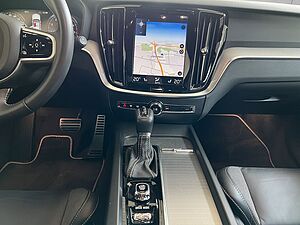 Volvo  T4  Aut PilotAssist BLIS Kamera Navi Voll-LED