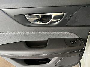 Volvo  T4  Aut PilotAssist BLIS Kamera Navi Voll-LED