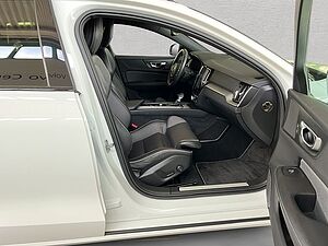 Volvo  T4  Aut PilotAssist BLIS Kamera Navi Voll-LED