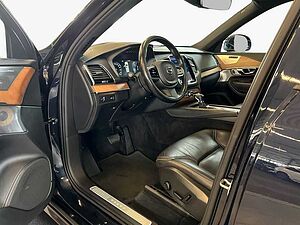 Volvo  D5 AWD  Aut Glasd Luftf 360° BLIS