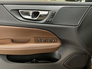 Volvo  T8 AWD Twin-Engine  PilotAssist BLIS