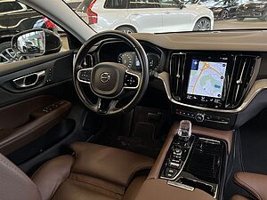 Volvo  T8 AWD Twin-Engine  PilotAssist BLIS