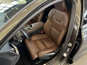 Volvo  T8 AWD Twin-Engine  PilotAssist BLIS