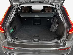 Volvo  T8 AWD Twin-Engine  PilotAssist BLIS