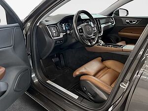 Volvo  T8 AWD Twin-Engine  PilotAssist BLIS