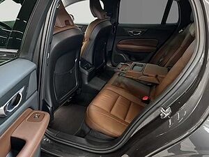 Volvo  T8 AWD Twin-Engine  PilotAssist BLIS