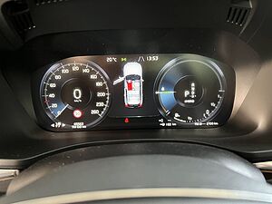 Volvo  T8 Twin-Engine AWD  Glasd PilotAssist