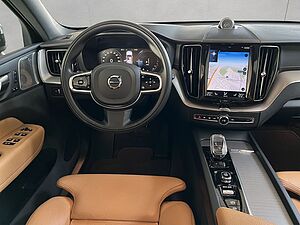Volvo  T8 Twin-Engine AWD  Glasd PilotAssist