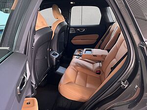 Volvo  T8 Twin-Engine AWD  Glasd PilotAssist