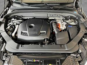 Volvo  T8 Twin-Engine AWD  Glasd PilotAssist
