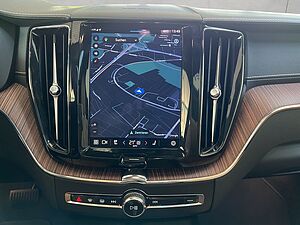 Volvo  T6 AWD Recharge  Glasd 360° PilotAssist