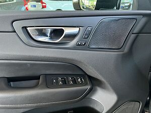 Volvo  B4 AWD  Aut Belüftete-Massagesitze