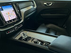 Volvo  B4 AWD  Aut Belüftete-Massagesitze