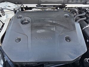 Volvo  Plus Dark