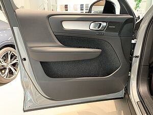 Volvo  Plus Dark